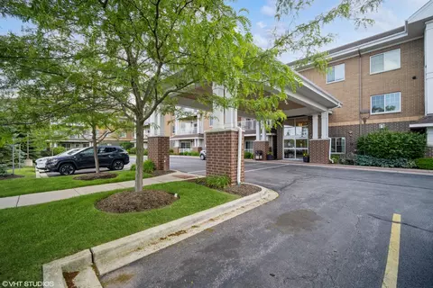 2220 Founders Dr #314, Northbrook, IL 60062