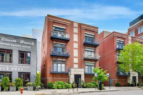 321 N Jefferson St #401, Chicago, IL 60661