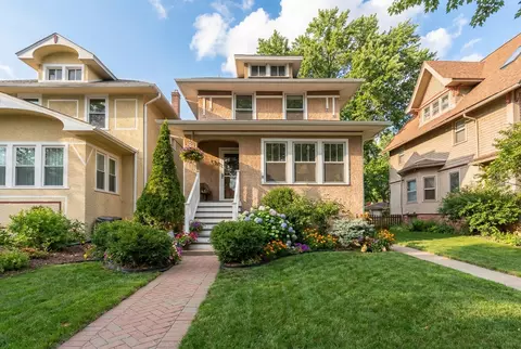 543 S Euclid Ave, Oak Park, IL 60304