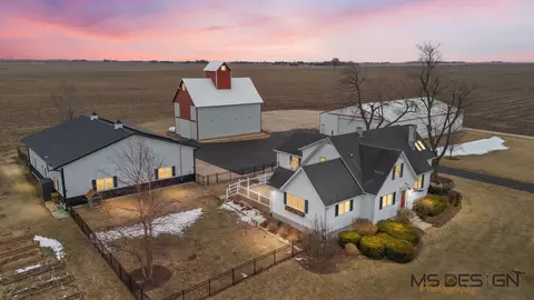 24284 Schafer Rd, Clare, IL 60111