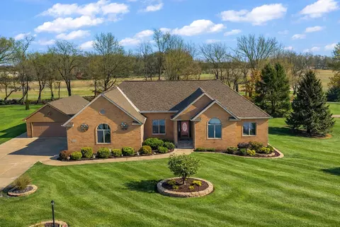 2651 Woodbine Dr, Valparaiso, IN 46383