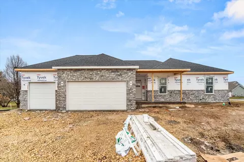 1417 Sandcastle Ln, Sycamore, IL 60178
