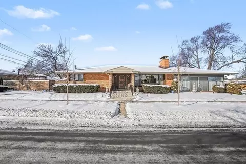 5501 W 102nd St, Oak Lawn, IL 60453