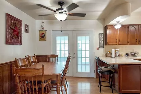 Dining - 3192 Nation Rd, Salem, IL 62881 photo 1 of 2