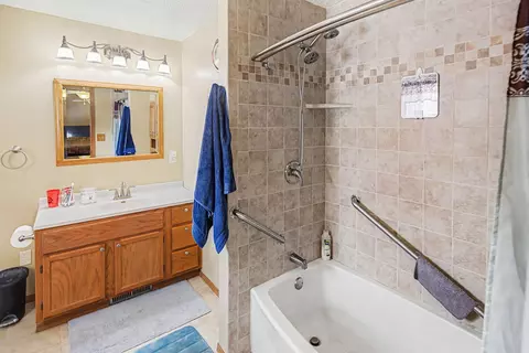 Bath - 3192 Nation Rd, Salem, IL 62881 photo 1 of 3