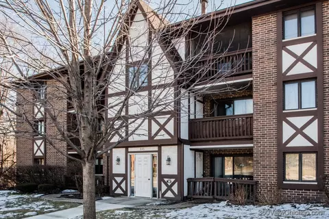 8415 W 95th St #24, Hickory Hills, IL 60457
