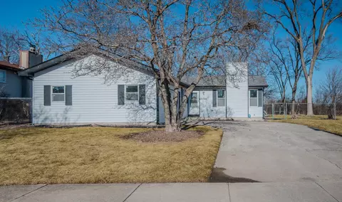 5742 Woodgate Dr, Matteson, IL 60443