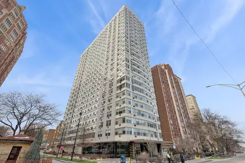 3900 N Lake Shore Dr #12D, Chicago, IL 60613