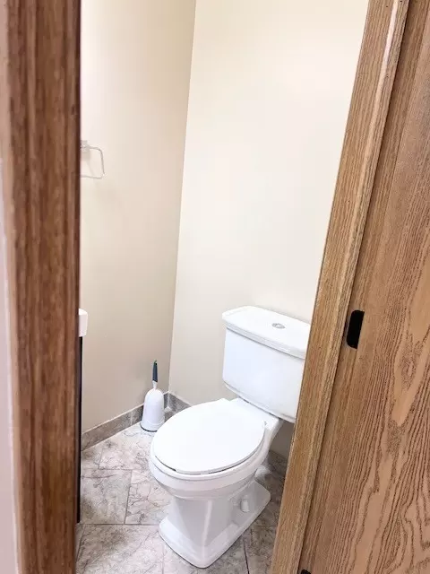 Bath - 7558 Heritage Ct, Summit, IL 60501 photo 3 of 4