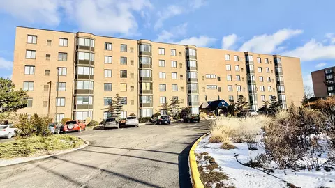 606 E Woodland Park Ave #608, Chicago, IL 60616