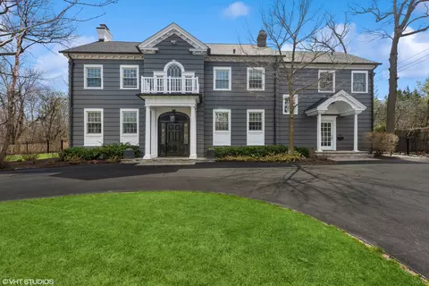 1284 N Sheridan Rd, Lake Forest, IL 60045