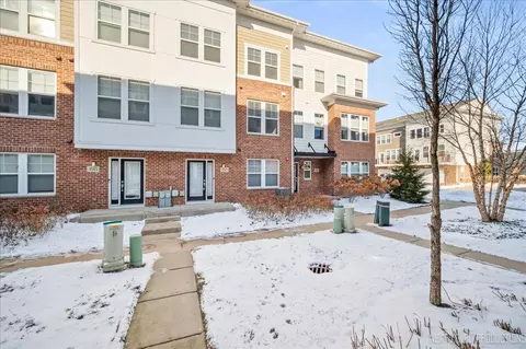 3543 Kemper Dr, Woodridge, IL 60517