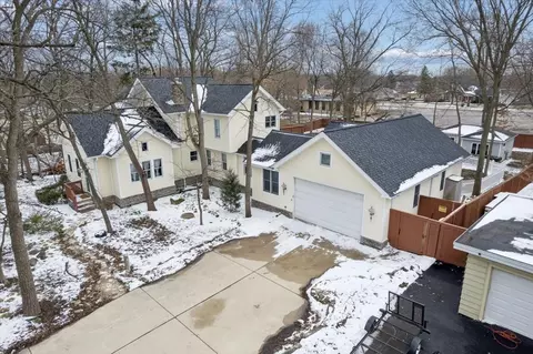 Other - 215 E Pine Ave, Roselle, IL 60172 photo 1 of 10
