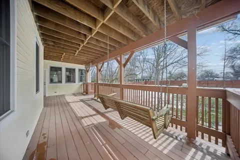 Exterior - 215 E Pine Ave, Roselle, IL 60172 photo 3 of 5