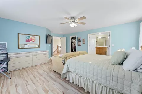 Bedroom - 2022 Torino Dr, Elgin, IL 60123 photo 3 of 6