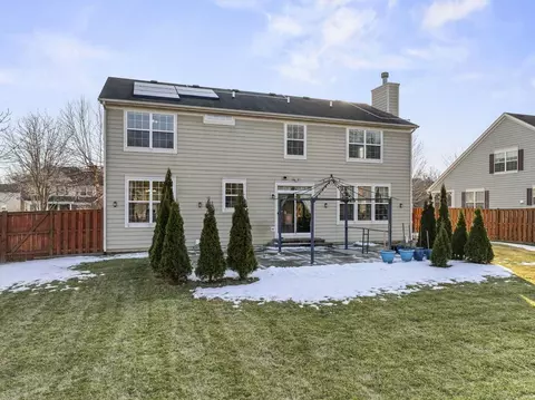Exterior - 2022 Torino Dr, Elgin, IL 60123 photo 6 of 8