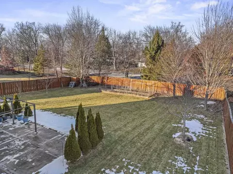 Exterior - 2022 Torino Dr, Elgin, IL 60123 photo 4 of 8