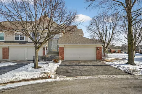 1643 Colfax Ct #4, Bartlett, IL 60103
