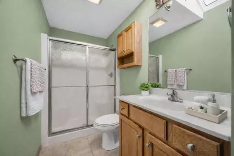 Bath - 1829 Derek Dr, Normal, IL 61761 photo 2 of 3