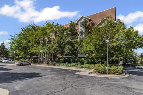 3135 Town Square Dr #401, Rolling Meadows, IL 60008 photo 2