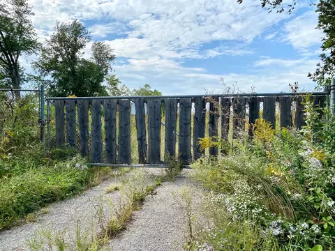 28884 N Il Route 83 St, Mundelein, IL 60060