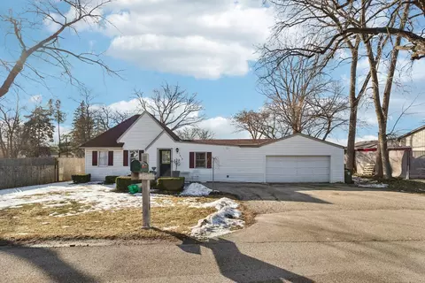 1618 Round Lake Dr, Round Lake Beach, IL 60073