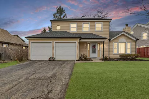62 Washington Ave, Streamwood, IL 60107