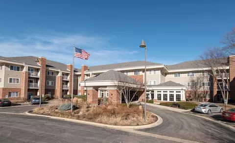 801 N Mclean Blvd #324, Elgin, IL 60123