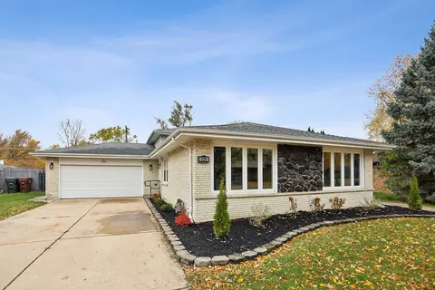 528 E 191st Pl, Glenwood, IL 60425