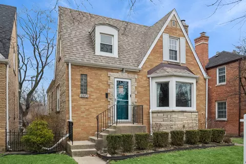 6843 N Loleta Ave, Chicago, IL 60646