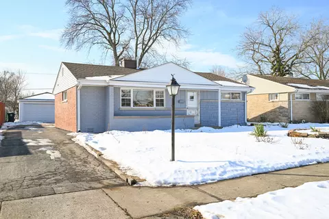 7305 Arcadia St, Morton Grove, IL 60053