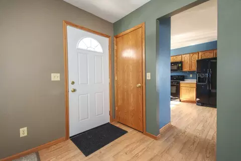 Entry Way - 484 W 3rd St, Braidwood, IL 60408 photo 1 of 1