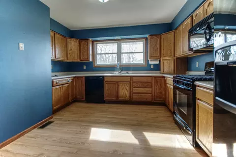 Kitchen - 484 W 3rd St, Braidwood, IL 60408 photo 2 of 2