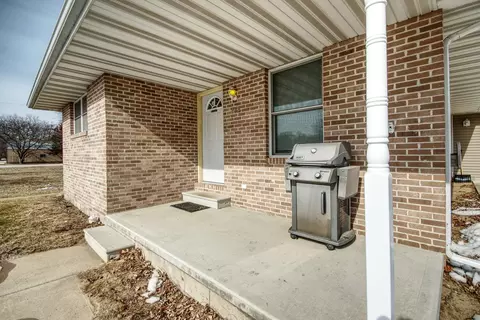 Exterior - 484 W 3rd St, Braidwood, IL 60408 photo 1 of 1