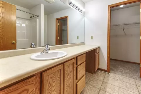 Bath - 484 W 3rd St, Braidwood, IL 60408 photo 1 of 3
