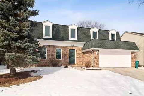 1318 Gail Dr, Buffalo Grove, IL 60089