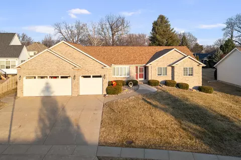 4611 Spring St, Davenport, IA 52807