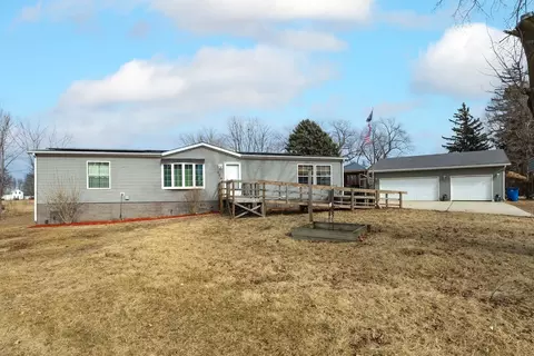 524 6th St, Andover, IL 61233