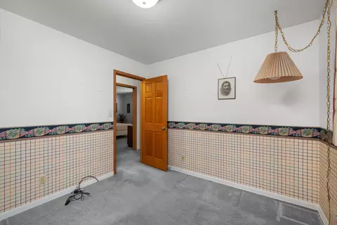 Bedroom - 3709 9th Ave, Moline, IL 61265 photo 5 of 7