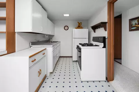 Kitchen - 3709 9th Ave, Moline, IL 61265 photo 1 of 5