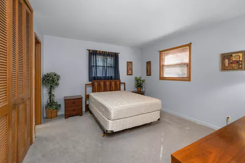 Bedroom - 3709 9th Ave, Moline, IL 61265 photo 6 of 7