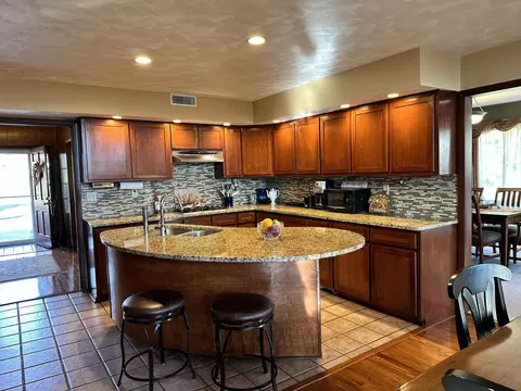 11 Marty Ln, Macomb, IL 61455 photo 5
