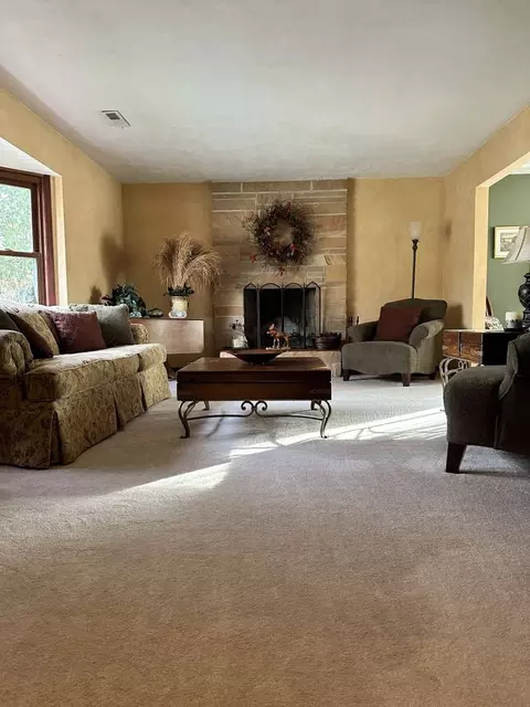 11 Marty Ln, Macomb, IL 61455 photo 3