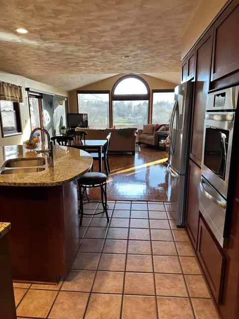 11 Marty Ln, Macomb, IL 61455 photo 4