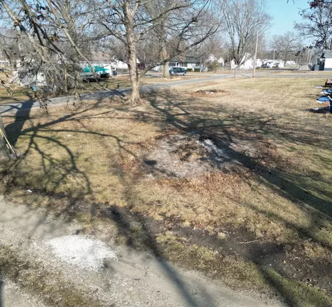 625 N Marion Ave, Salem, IL 62881 photo 4