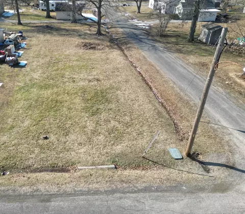 625 N Marion Ave, Salem, IL 62881 photo 3
