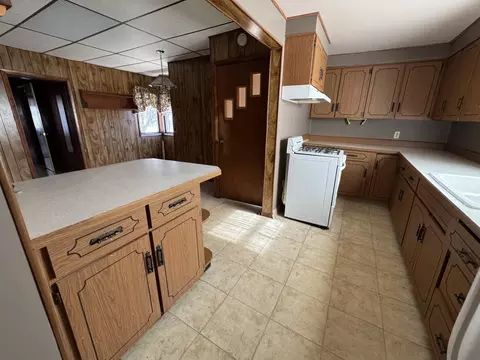 618 10th St, Peru, IL 61354 photo 5