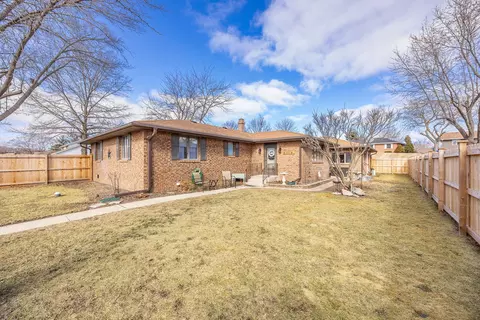 Exterior - 85 Carriage Dr, Morris, IL 60450 photo 6 of 8