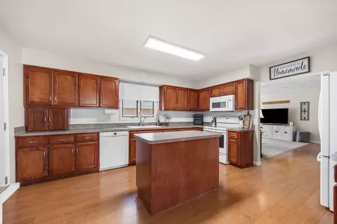 Kitchen - 85 Carriage Dr, Morris, IL 60450 photo 1 of 4