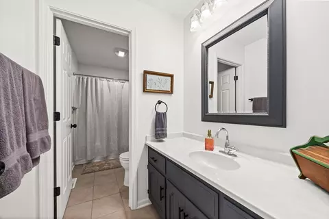 Bath - 85 Carriage Dr, Morris, IL 60450 photo 1 of 2